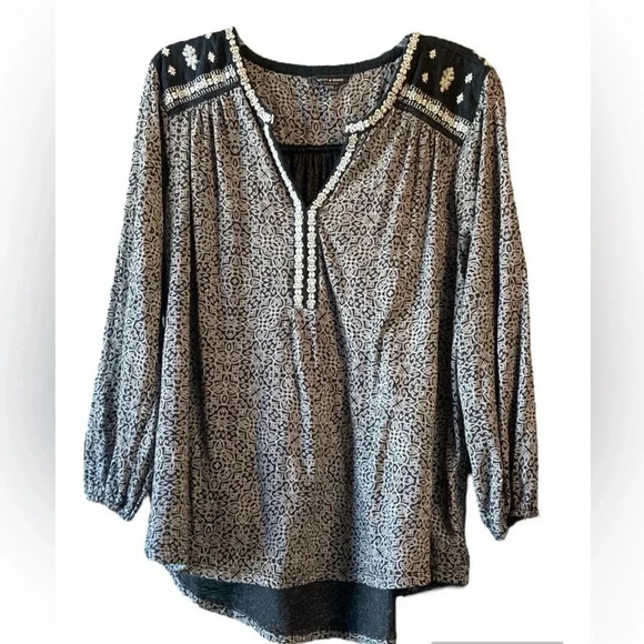 Lucky Brand Tops - Lucky 🍀 Brand top
BIN 31